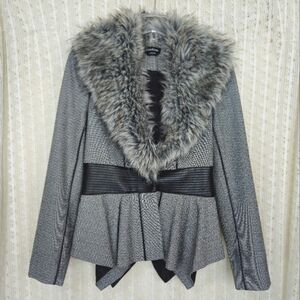 bebe Peplum Black White Gray Faux Fur Collar Coat Size 4